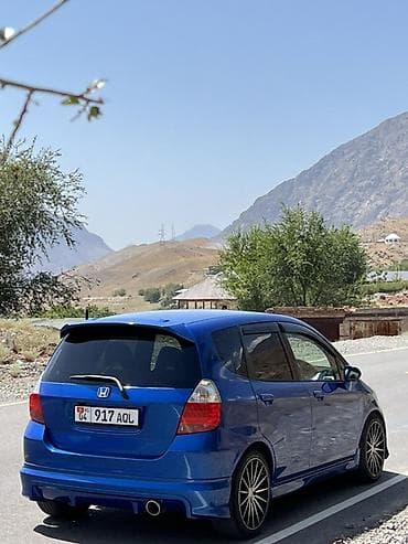 Продажа авто: Honda Fit: 2002 г., 1.3 л, Вариатор, Бензин, Хэтчбэк — 4