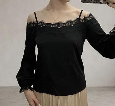 Блузка женская черная с кружевом