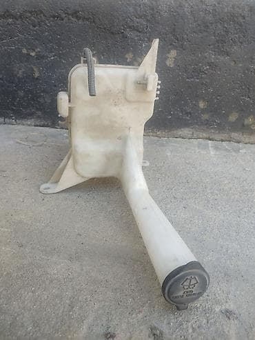 dodge 2002: Бочок для лобового омывания стекол . камри 30. Купил себе, не — 3