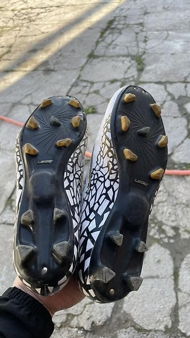 ваеный формы: Футбольные бутсы LOVE LSOCC - Тип: сороконожки/бутсы с литой шиповкой — 2