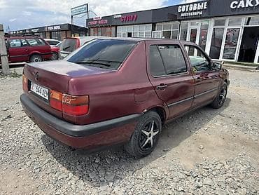 Унаа: Volkswagen Vento: 1994 г., 1.8 л, Кол менен иштөөчү, Бензин, Седан — 3