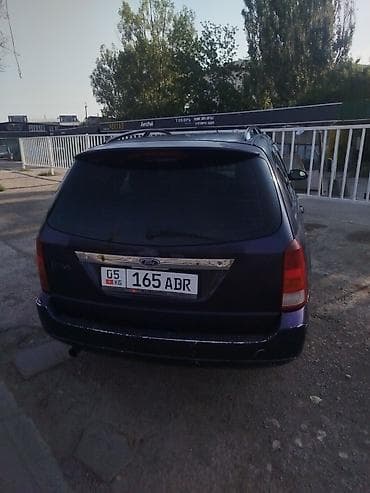 два авто: Ford Focus: 2000 г., 0.2 л, Механика, Бензин, Универсал — 1