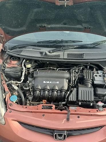Продажа авто: Honda Fit: 2004 г., 1.5 л, Вариатор, Бензин — 4