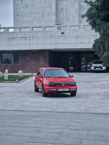 Volkswagen Golf: 1995 г., 1.8 л, Механика, Бензин, Хэтчбэк
