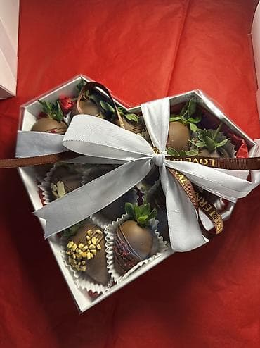 кето: Клубника в шоколаде на заказ S- 9шт - 990сом М-12шт - 1290сом L- 20шт — 5