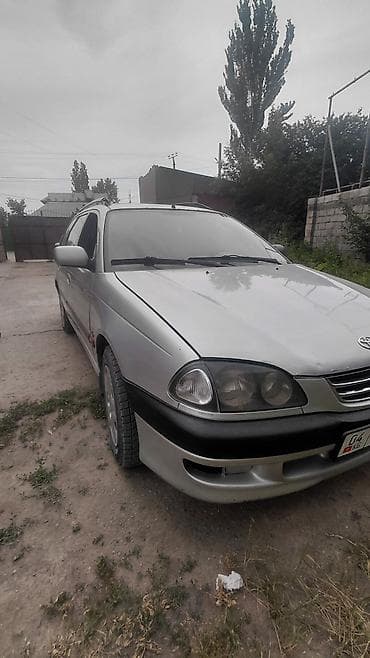 багажник авенсис: Toyota Avensis: 2000 г., 2 л, Механика, Дизель, Хэтчбэк — 1