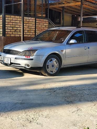 Ford Mondeo: 2003 г., 1.8 л, Механика, Бензин, Универсал