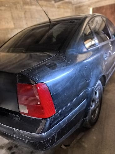 фолсваген б 5: Volkswagen Passat: 2000 г., 2.4 л, Кол менен иштөөчү, Седан — 6
