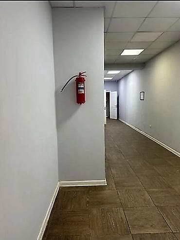 flat kant: Токтогула/Советский Сдается офисное помещение в бизнес-центре — 5