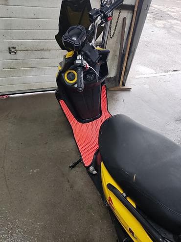 Скутеры: Скутер/мопед спортивного стиля, яркая жёлто‑чёрная расцветка — 4