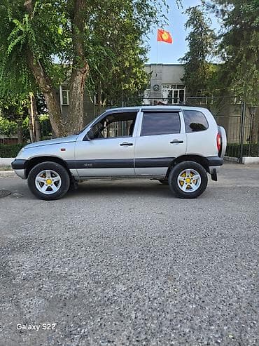 sprinter 2 2: Chevrolet Niva: 2004 г., 1.7 л, Механика, Бензин, Кроссовер — 2
