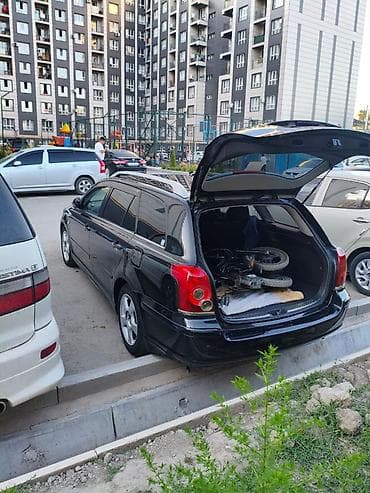 Toyota Avensis: 2005 г., 2 л, Автомат, Бензин, Универсал — 1