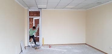сдаю бизнес: Аренда офисов, 33 м², В бизнес центре, 1 линия — 7
