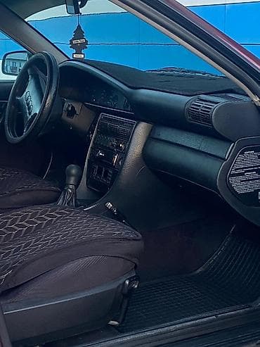 Audi A6: 1995 г., 2.6 л, Механика, Бензин, Седан