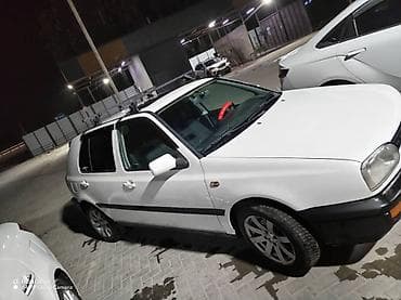 Унаа сатуу: Volkswagen Golf: 1997 г., 1.8 л, Кол менен иштөөчү, Бензин, Хетчбек — 2