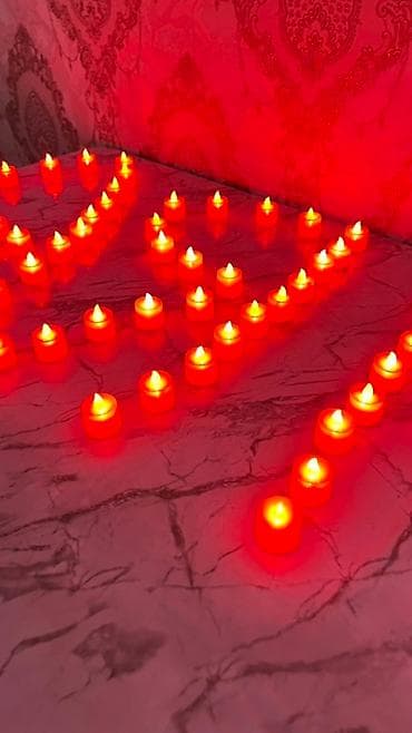 Набор декоративных светодиодных свечей-таблеток (tea light) красного