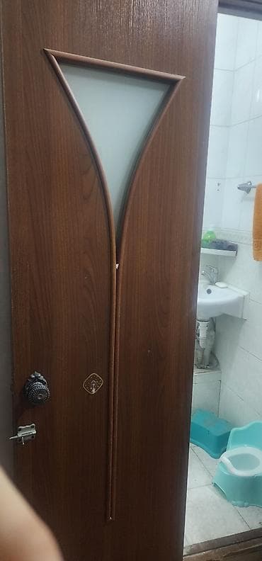 туалетная зеркало: Срочно продаём Межкомнатные двери 1500 сом одна Подходят для — 3