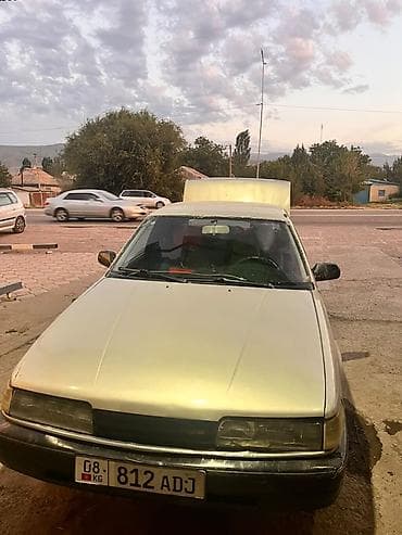 бюджетные авто: Mazda 626: 1989 г., Механика, Газ, Седан — 4