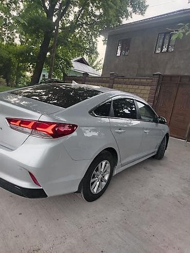 Транспорт: Hyundai Sonata: 2022 г., Автомат, Газ, Седан — 3
