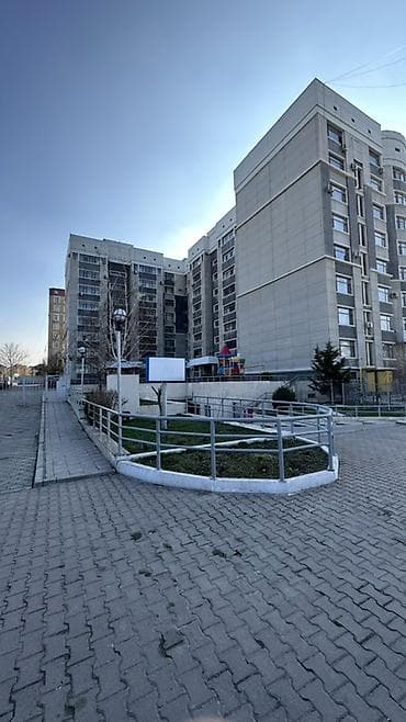 open space: Коммерческое помещение в жилом комплексе 1300m2 полуцоколь 4 блока по — 1