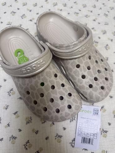 Босоножки, 39, Crocs, Новый, цвет - Бежевый, Самовывоз