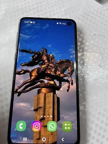 микрофон для съемки видео на телефон: Samsung Galaxy S10e, Б/у, 128 ГБ, цвет - Черный — 1
