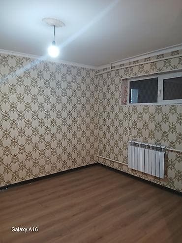Студия с отдельным санузлом и мини-кухней. Планировка и отделка: -