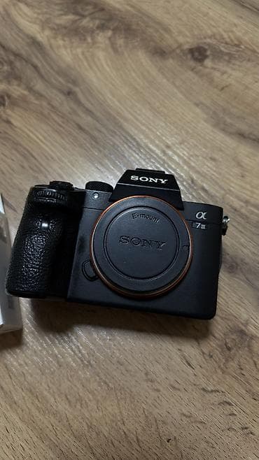 Продаю Sony Alfa A7 3 отличного состояния!99% новый Пробег 2000 at lalafo.kg Продаю Sony Alfa A7 3 отличного состояния!99% новый Пробег 2000