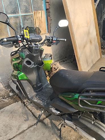 bmw e92: Скутер 50–150 см³ (камуфляжно‑зеленый), городской/туринговый стиль — 3