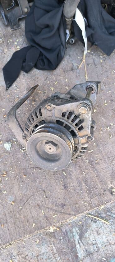 Генератор Nissan 2000 г., Б/у, Оригинал, Япония