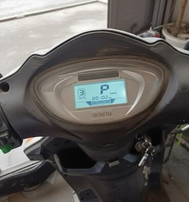 мотоциклы электронные: Пробег 100 км, три скорости, корпус не повреждён, не падал, не бился — 1