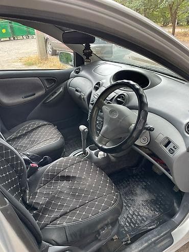 devo tiko: Toyota Vitz: 2000 г., Автомат, Бензин, Хэтчбэк — 4