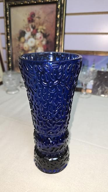 Прокат одежды: Ваза 1970г. Кобальт - Первомайский Стекольный Завод(ПСЗ). Имеет — 1