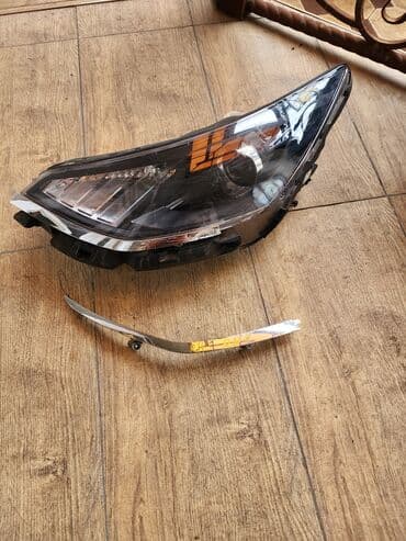 trading: Передняя левая фара Hyundai 2021 г., Б/у, Оригинал