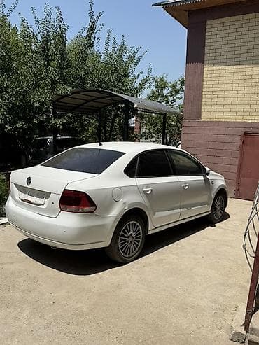 домик авто: Volkswagen Polo: 2014 г., Автомат, Бензин, Седан — 2