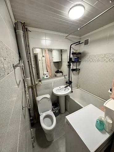 Батирлер: 1 бөлмө, 45 м², 8-мкр 104-серия, 1 кабат, Жаңы ремонт — 2