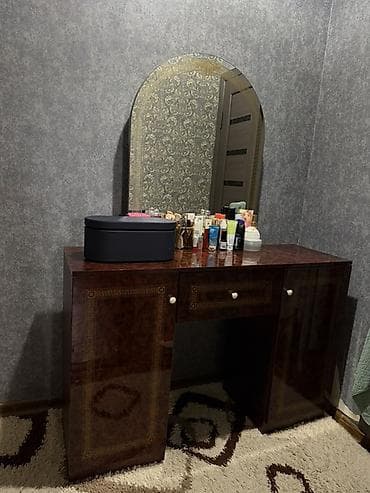 alpen gold: Спальный гарнитур, Б/у, Двуспальная кровать, Шкаф, Трюмо — 5