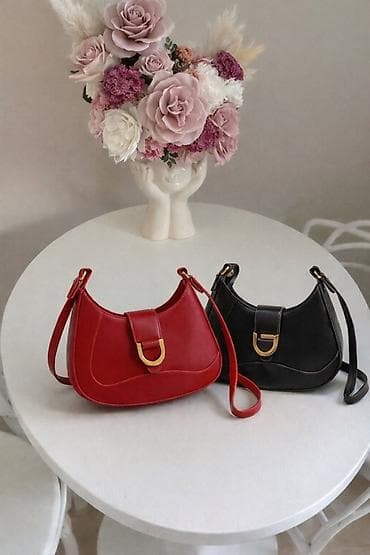 Сумка-хобо с коротким ремешком и декоративной пряжкой - Формат