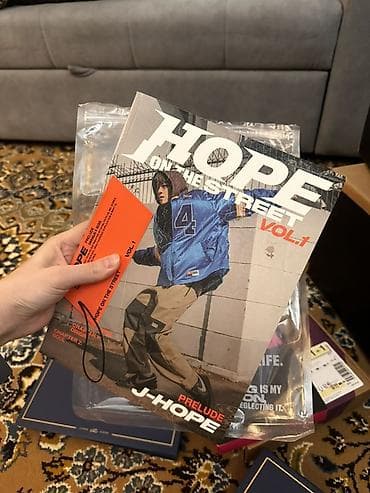 кпоп альбом: Коллекция мерча и альбомов BTS. Состояние отличное,есть скидка Цены — 4