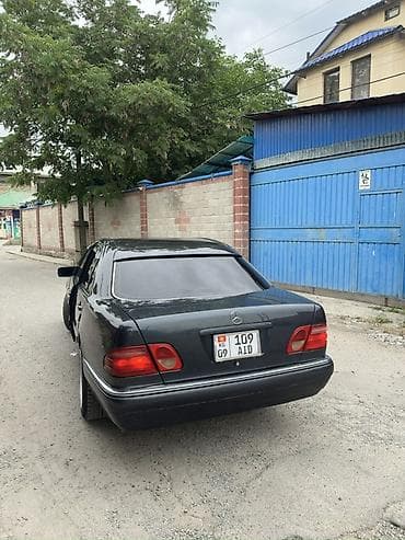 560 sec: Mercedes-Benz E-Class: 1996 г., 3.2 л, Механика, Газ, Седан — 2
