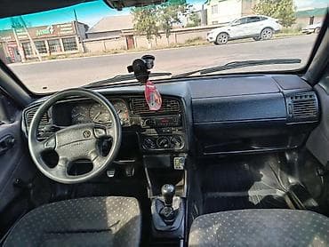 Транспорт: Volkswagen Passat: 1996 г., Механика, Бензин, Седан — 4
