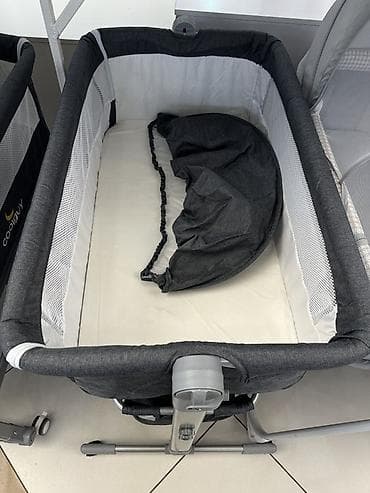 детская кроватка с пеленальным столиком: Детская приставная кроватка, С колесиками, цвет - Серый — 3