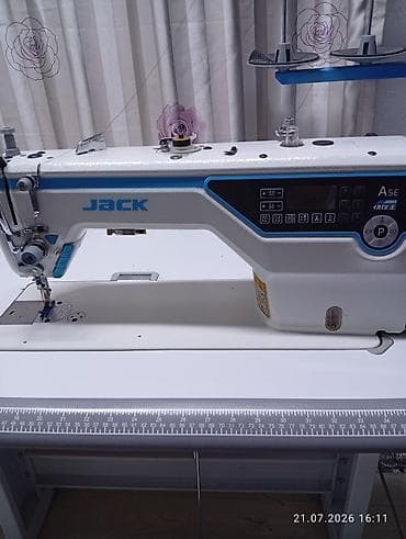 машинка зигзак: Швейная машина Jack, Компьютеризованная, Автомат — 2
