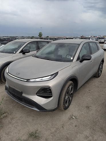 wuling mini ev: Changan Qiyuan Q05: 2025 г., 1.6 л, Вариатор, Электромобиль, Кроссовер — 2