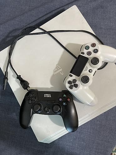 PS4 (Sony PlayStation 4)