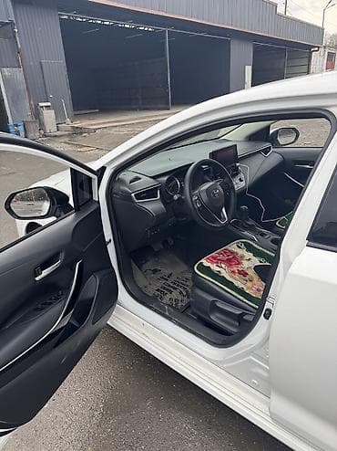 Toyota: Toyota Corolla: 2021 г., 1.8 л, Вариатор, Гибрид, Седан — 9