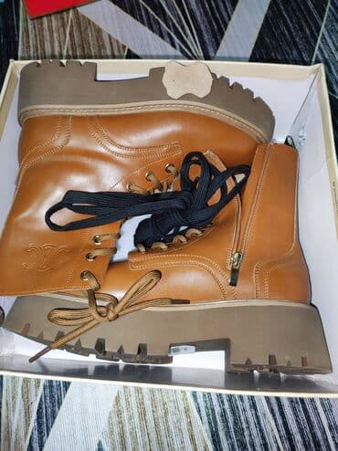 фирменный сапоги: Срочно продаю!нужны деньги! Ботинки демисезонные натуральная кожа — 1