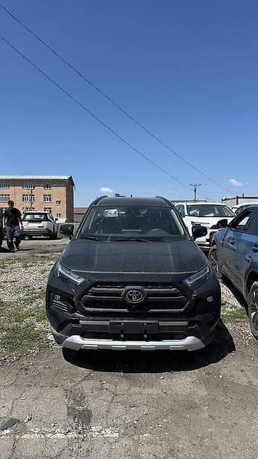 roewe ei5: Toyota RAV4: 2025 г., 2 л, Автомат, Бензин, Кроссовер — 2