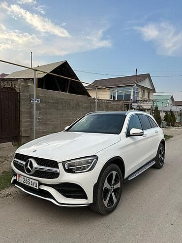 Mercedes‑Benz GLC 260 4MATIC, кроссовер, белый цвет кузова. год