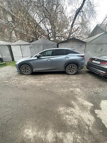 Продажа авто: Lexus RZ: 2023 г., Автомат, Электромобиль, Кроссовер — 4